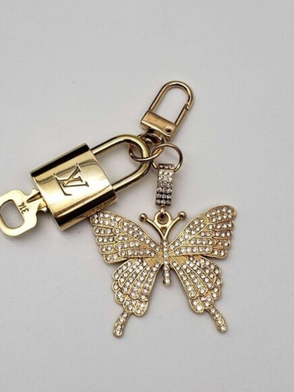 LV Authentic Gold Padlock 🔒 Key Set w/ Unbranded Butterfly Keychain Charm - Picture 3 of 5